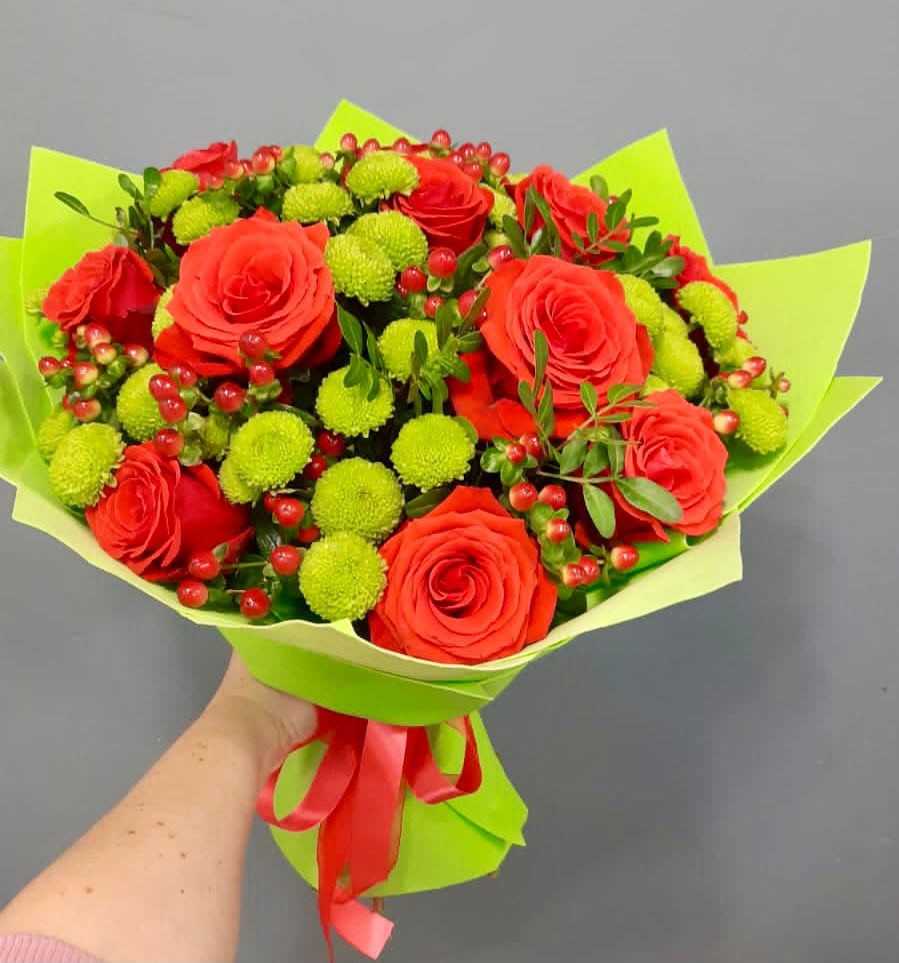 Букет цветов из: Хризантемы и Розы в Ясной Поляне