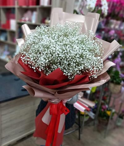 Букет цветов из: Гипсофила в Ясной Поляне