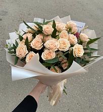 Букет Кремовые розы Латте в Ясной Поляне