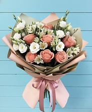 Букет цветов из:  Розы, Альстромерии и Лизиантусы в Ясной Поляне