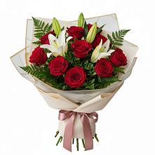 Букет цветов из:  Лилии и Розы в Ясной Поляне