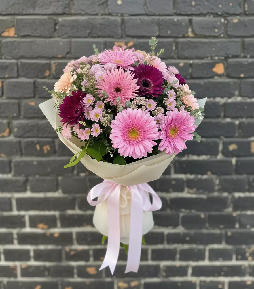 Букет цветов из: Герберы и Хризантемы в Ясной Поляне