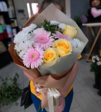 Букет цветов из:  Герберы, Розы и Хризантемы в Ясной Поляне