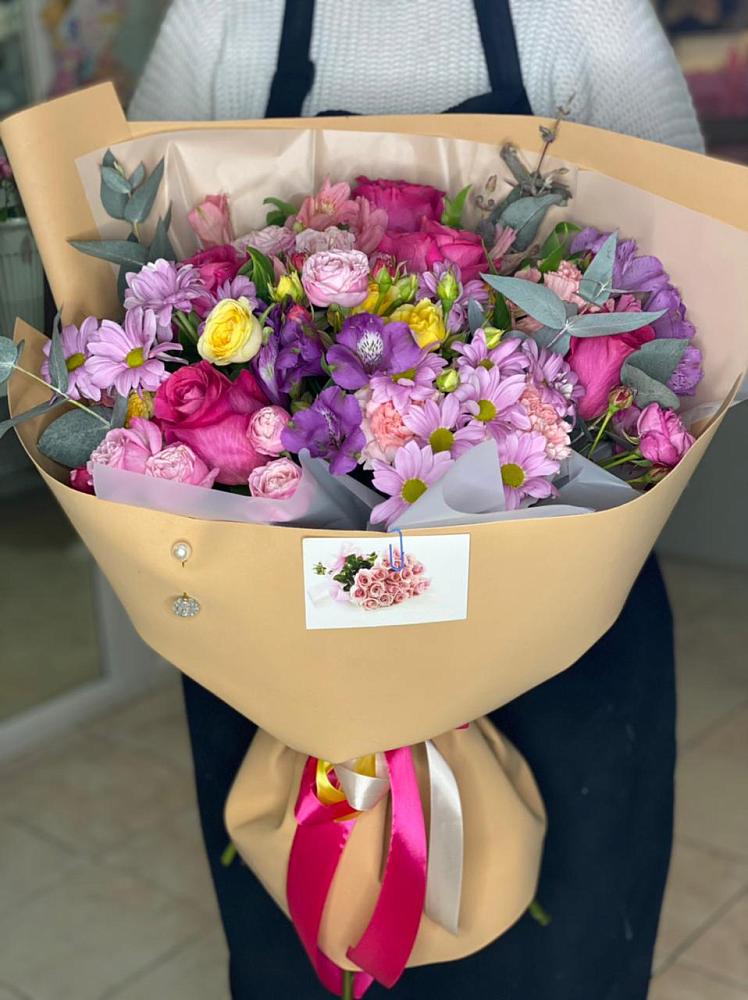 Букет цветов из: Хризантемы, Гвоздики и Альстромерии в Ясной Поляне