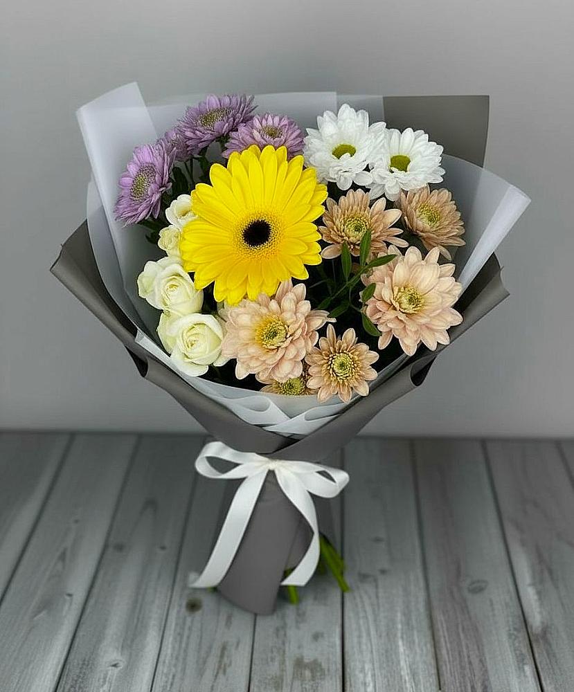 Букет цветов из: Розы, Герберы и Хризантемы в Ясной Поляне