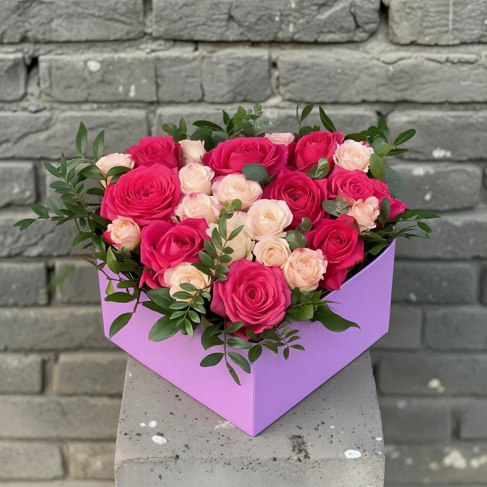 Цветочная композиция из Розы в коробке в Ясной Поляне