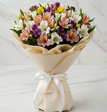 Букет цветов из:  Альстромерии в Ясной Поляне