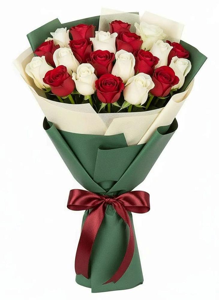 Букет Микс из красных и белых роз в Ясной Поляне