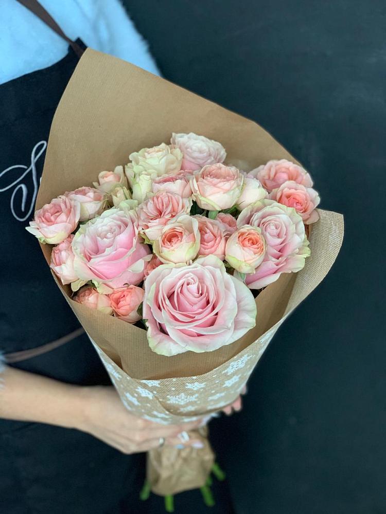 Букет цветов из: Хризантемы и Розы в Ясной Поляне