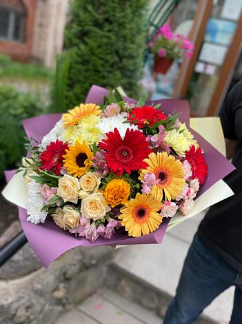 Букет цветов из: Герберы, Ромашки, Хризантемы, Розы и Подсолнухи в Ясной Поляне