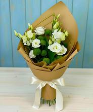 Букет цветов из:  Хризантемы и Лизиантусы в Ясной Поляне