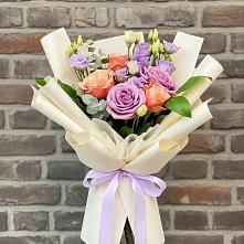 Букет цветов из:  Лизиантусы и Розы #REPLACE_PRED# Ясной Поляне