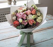 Букет цветов из:  Розы, Лизиантусы и Гвоздики в Ясной Поляне