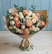 Букет цветов из:  Альстромерии и Розы в Ясной Поляне